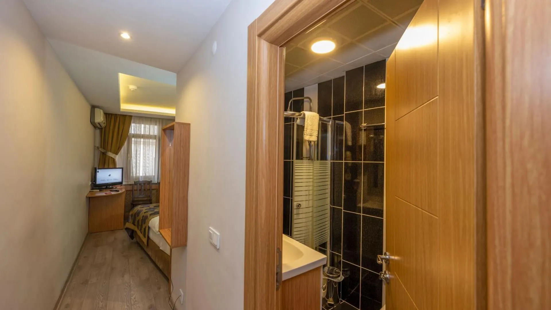 **  Hotel Devman İstanbul Türkiye